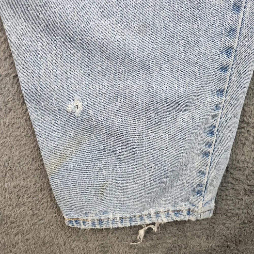 Levis natural distress